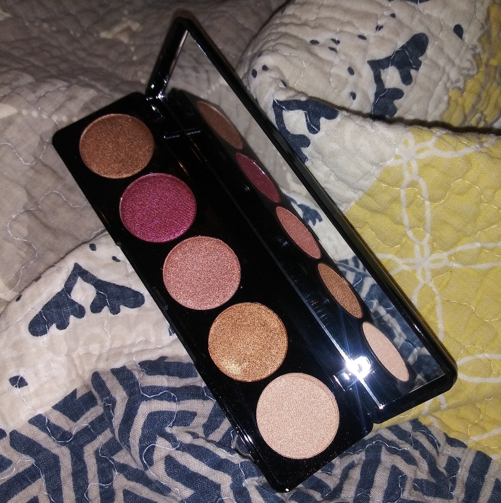 ✨Brand New!✨ Blinc Electric Eyes Palette